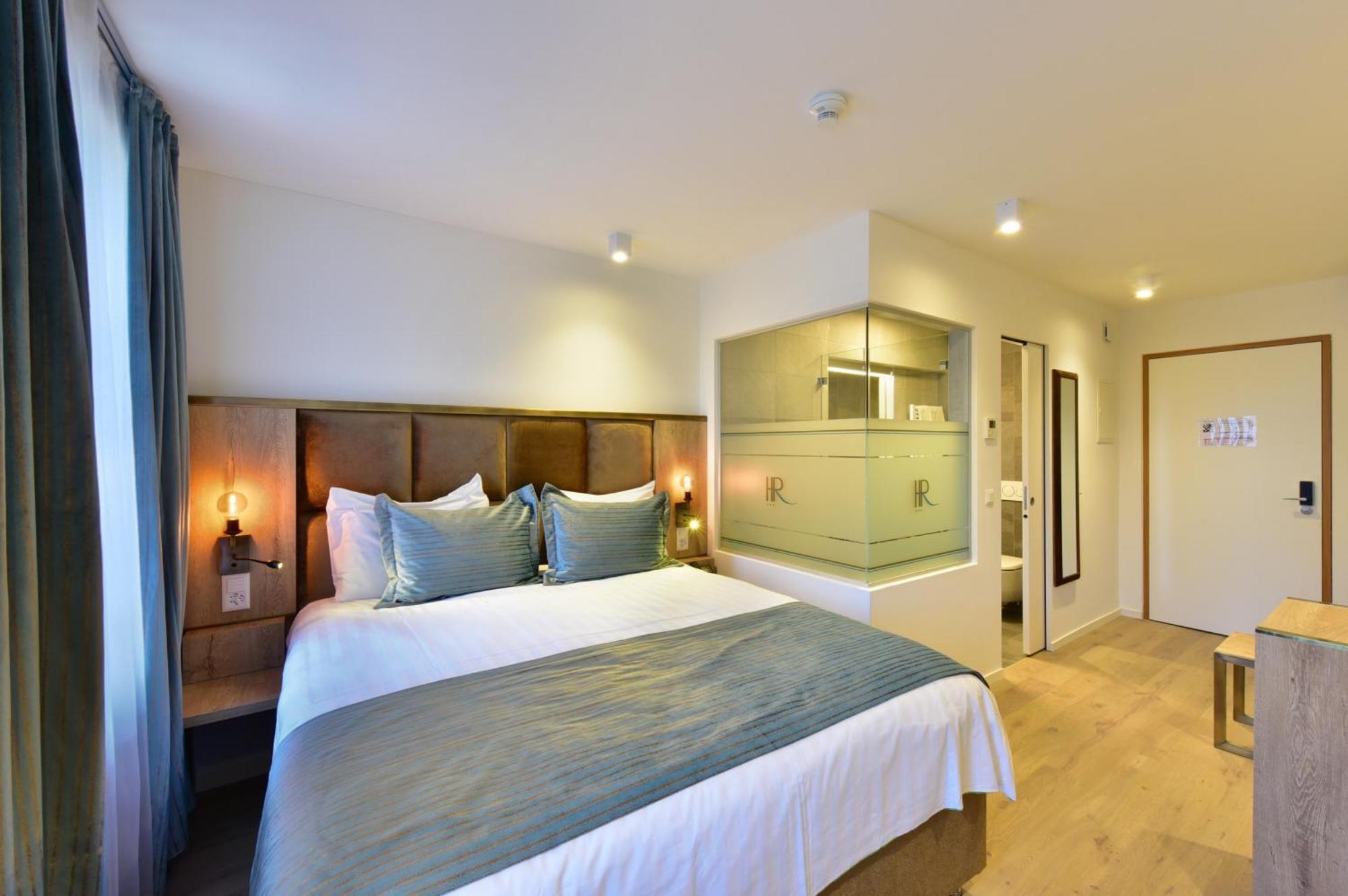 Rousseau Hotel 3*