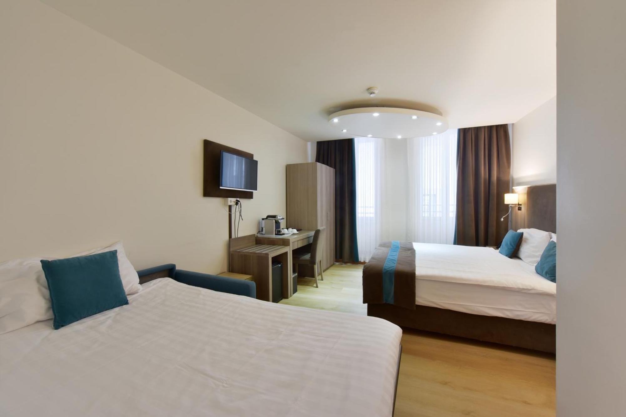 Rousseau Hotel