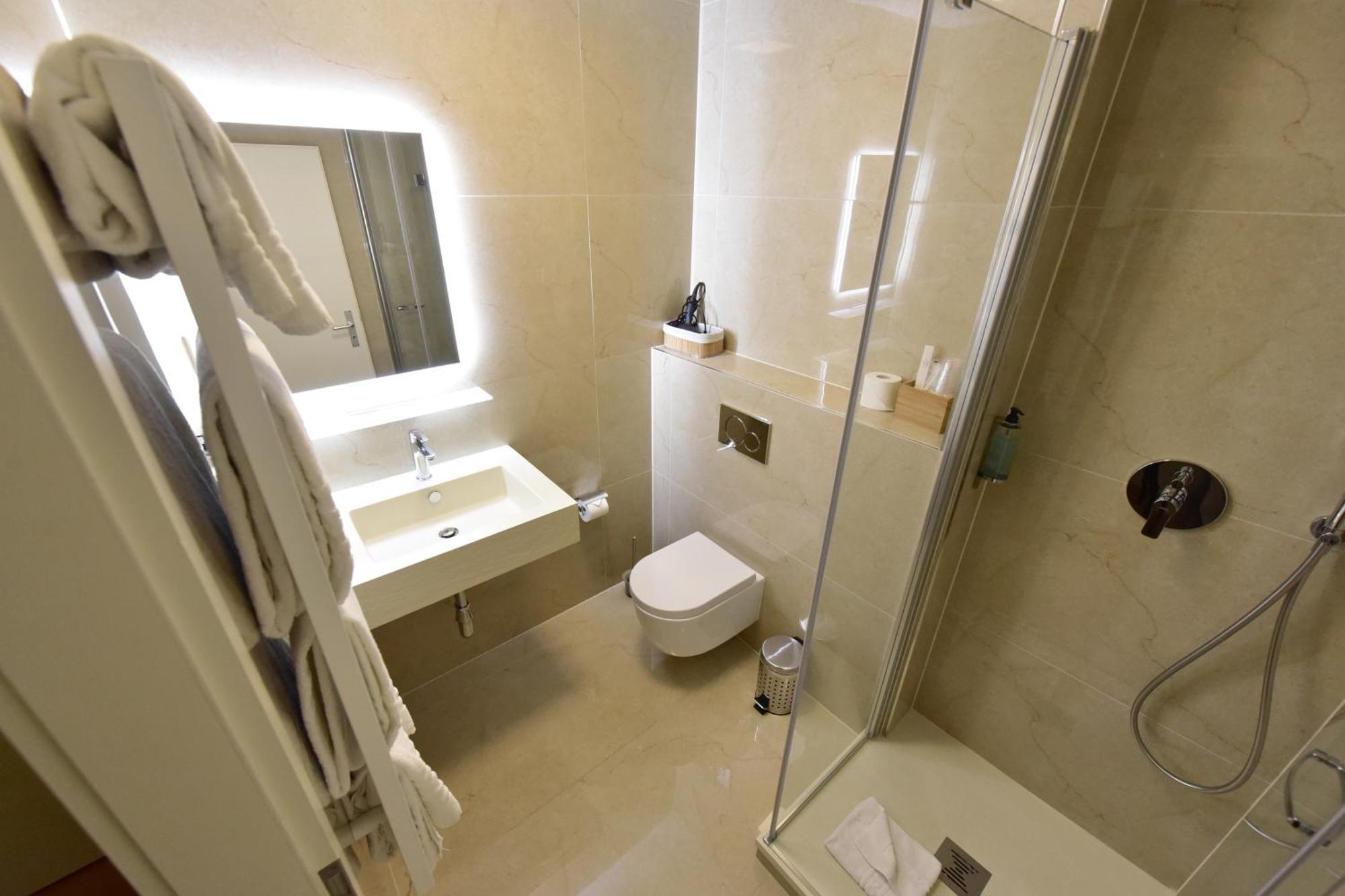 Hotel Rousseau