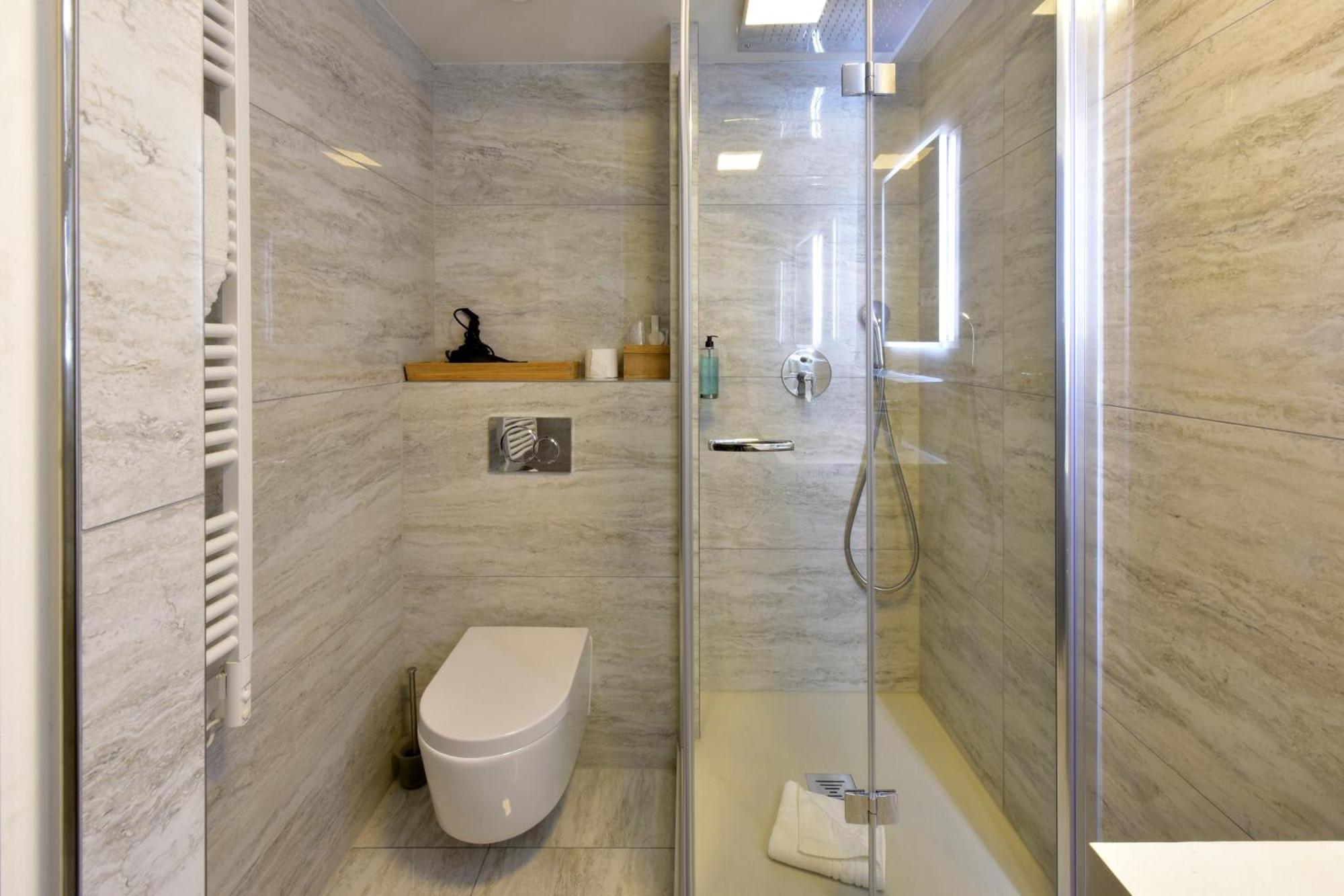 Hotel Rousseau 3*