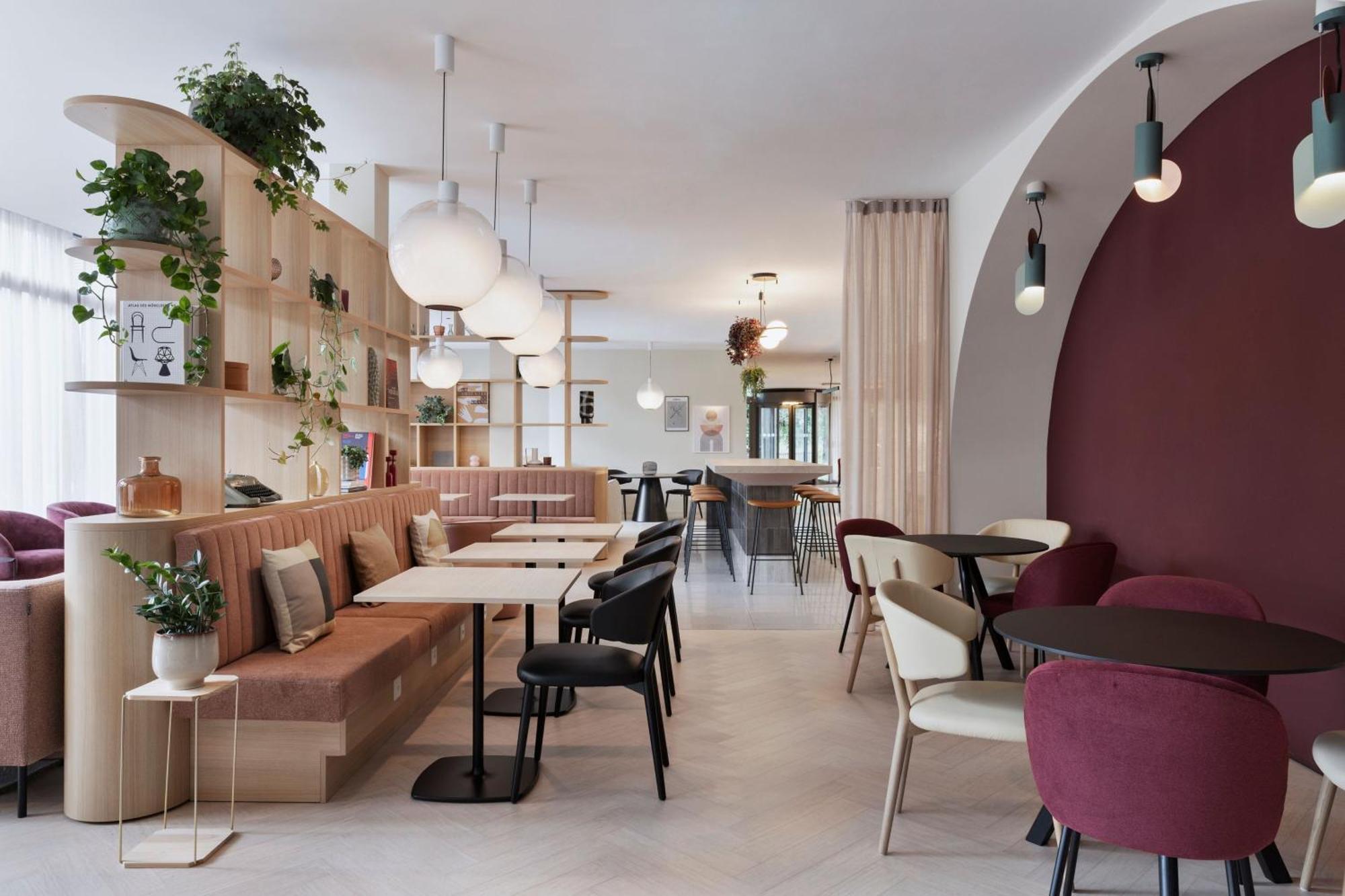 By Marriott Nations 4* Genève
