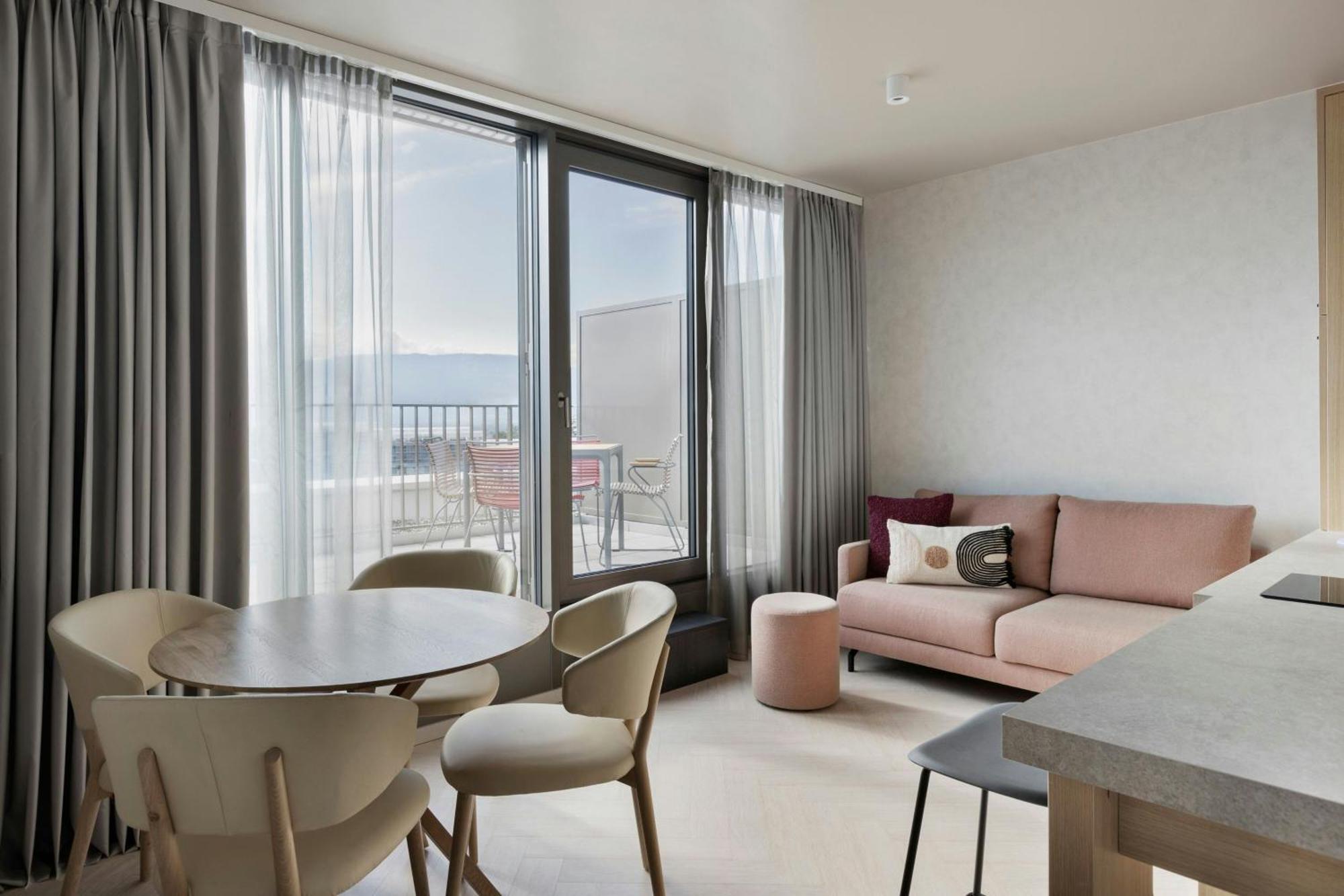 By Marriott Nations Hotel 4*