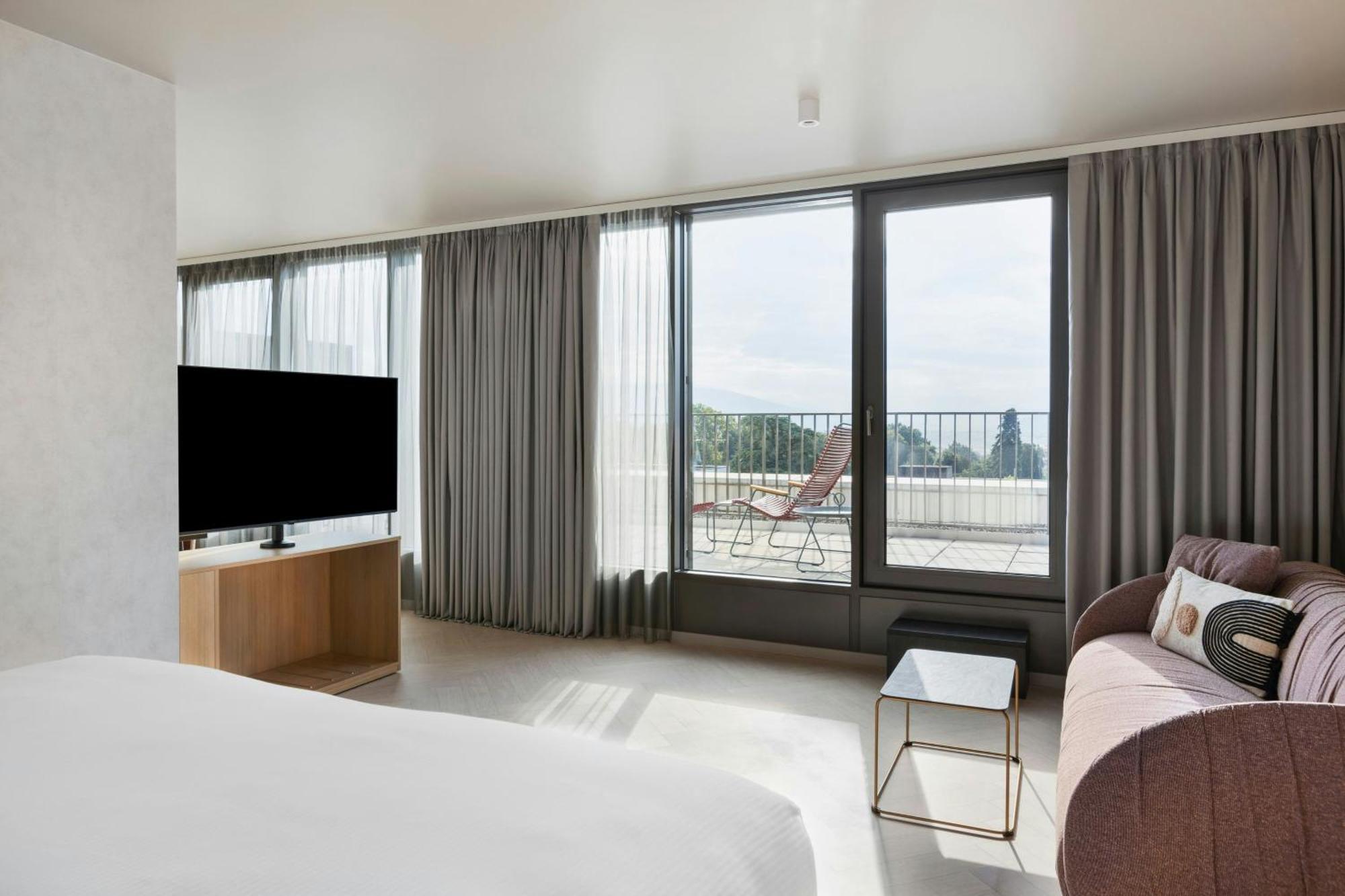 By Marriott Nations Hotel Genève