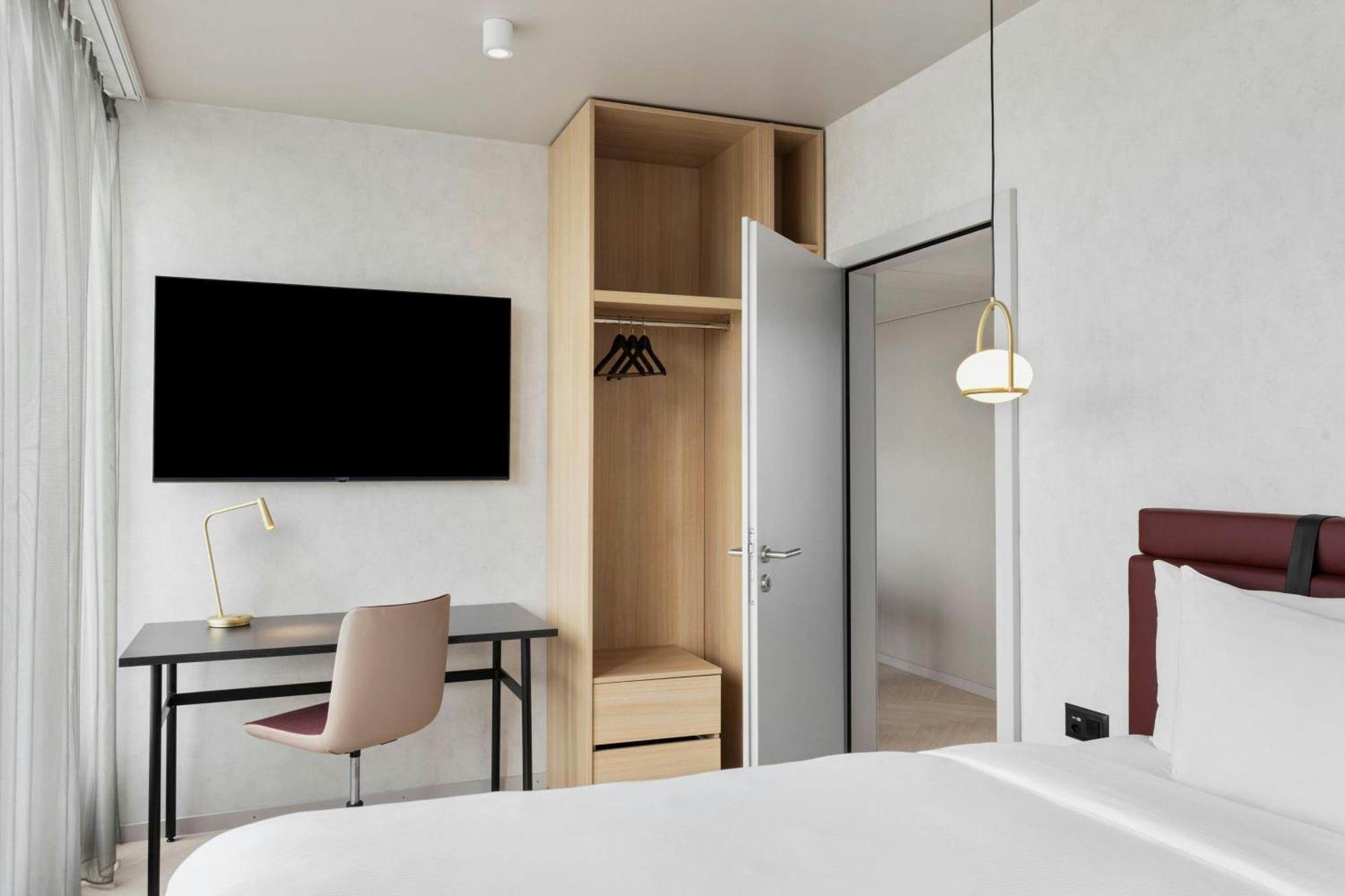 By Marriott Nations Genève