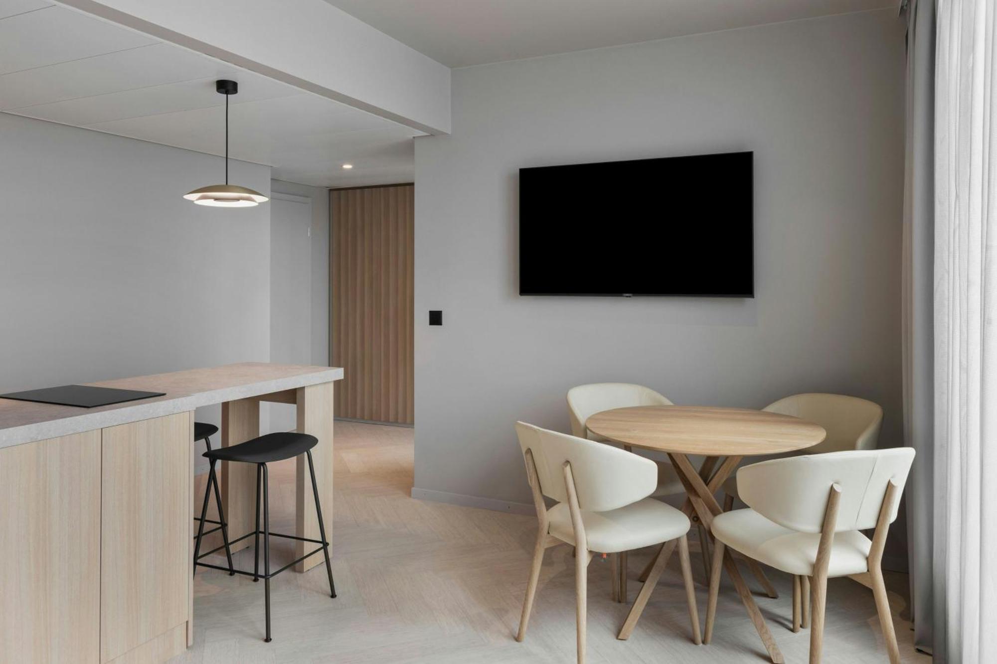 By Marriott Nations 4* Genève