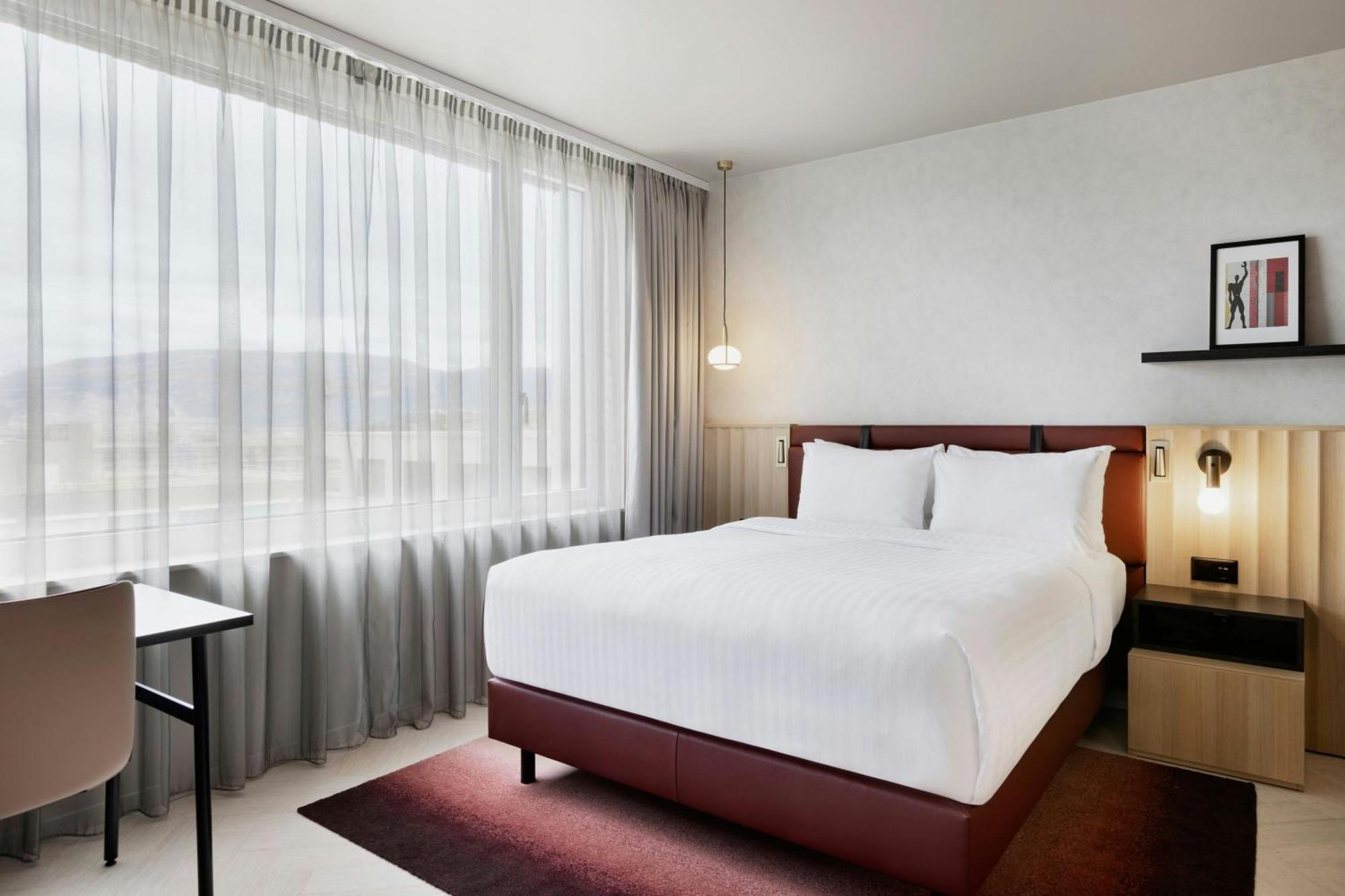 By Marriott Nations 4* Genève