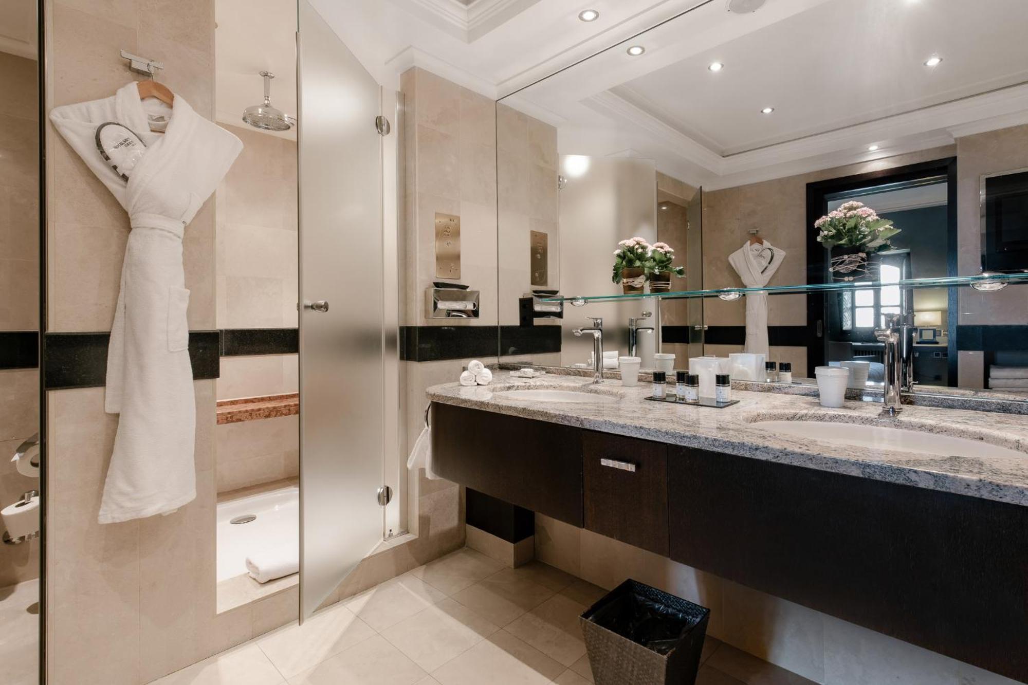 Metropole Hotel