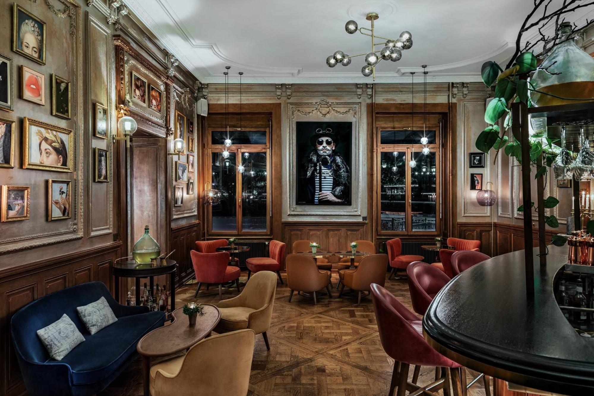 The Ritz-carlton De La Paix,