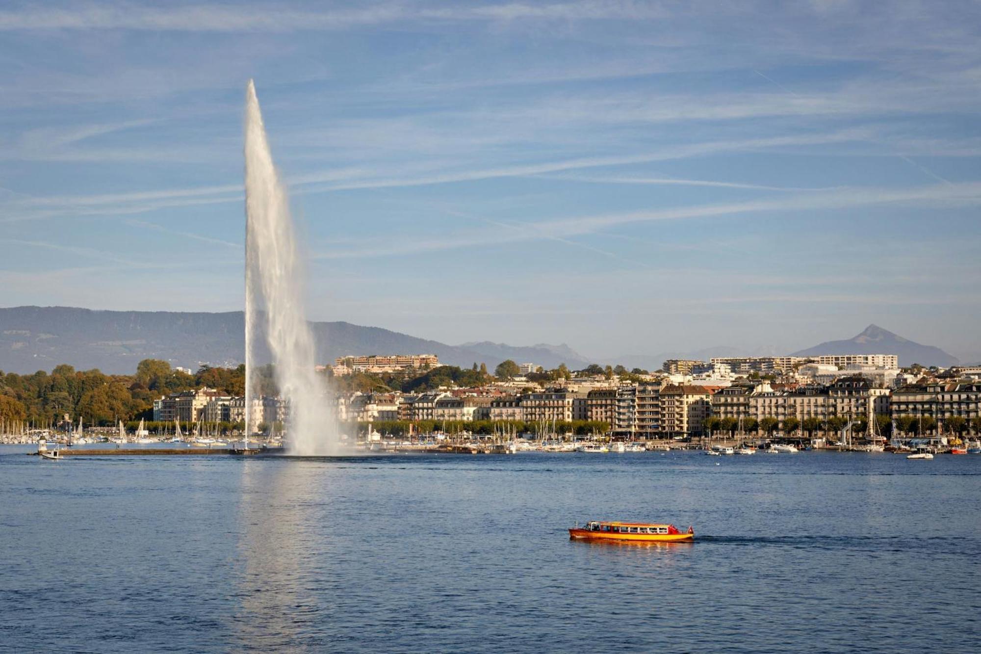 The Ritz-carlton De La Paix,