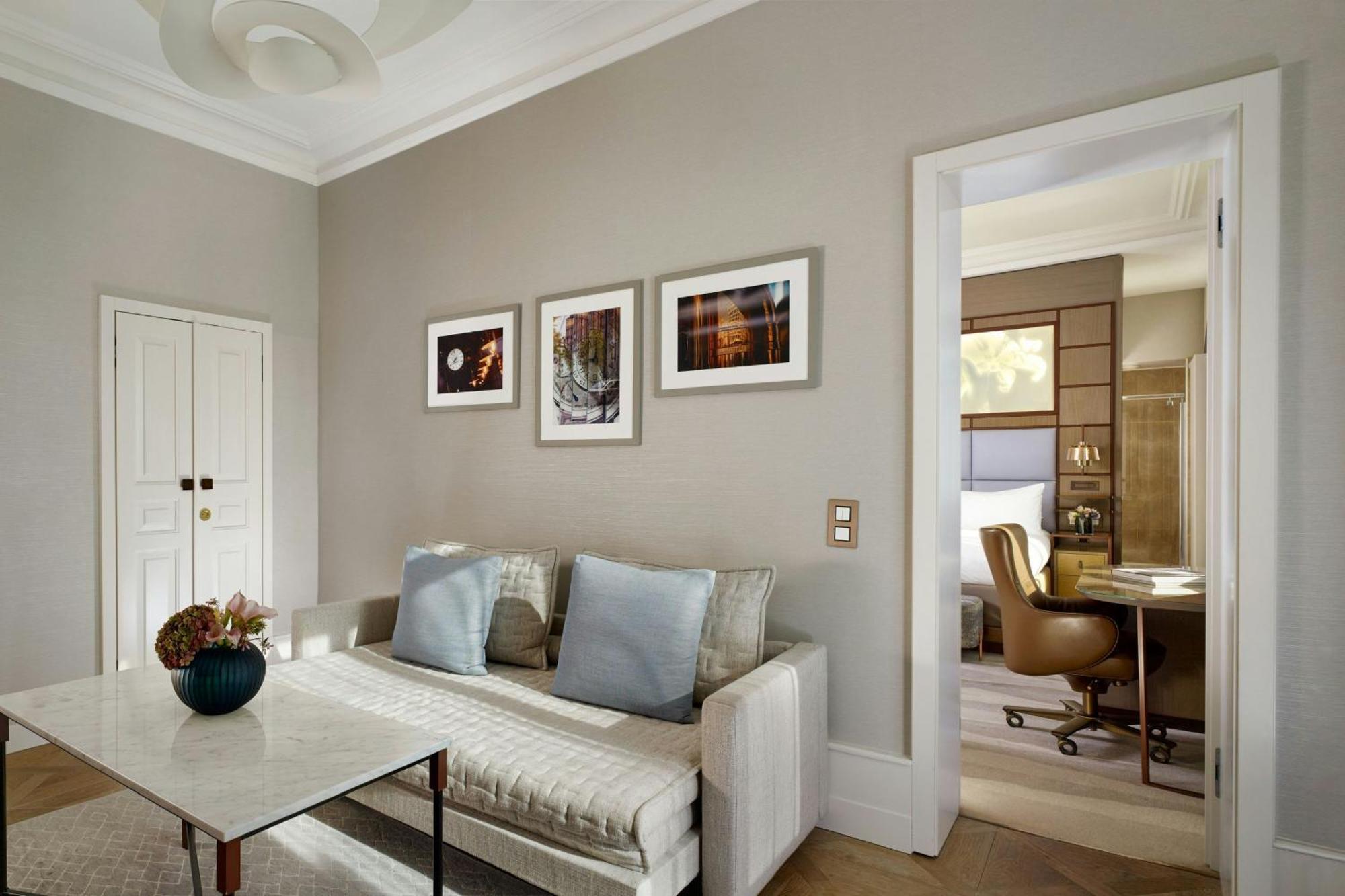 The Ritz-carlton De La Paix, Hotel 5*