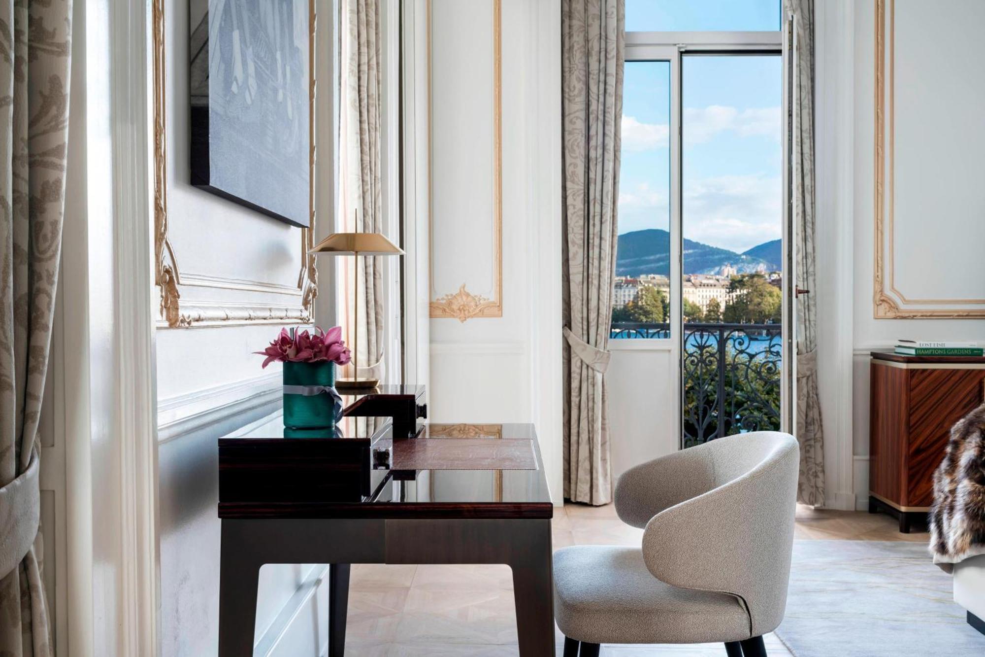 The Ritz-carlton De La Paix, Hotel
