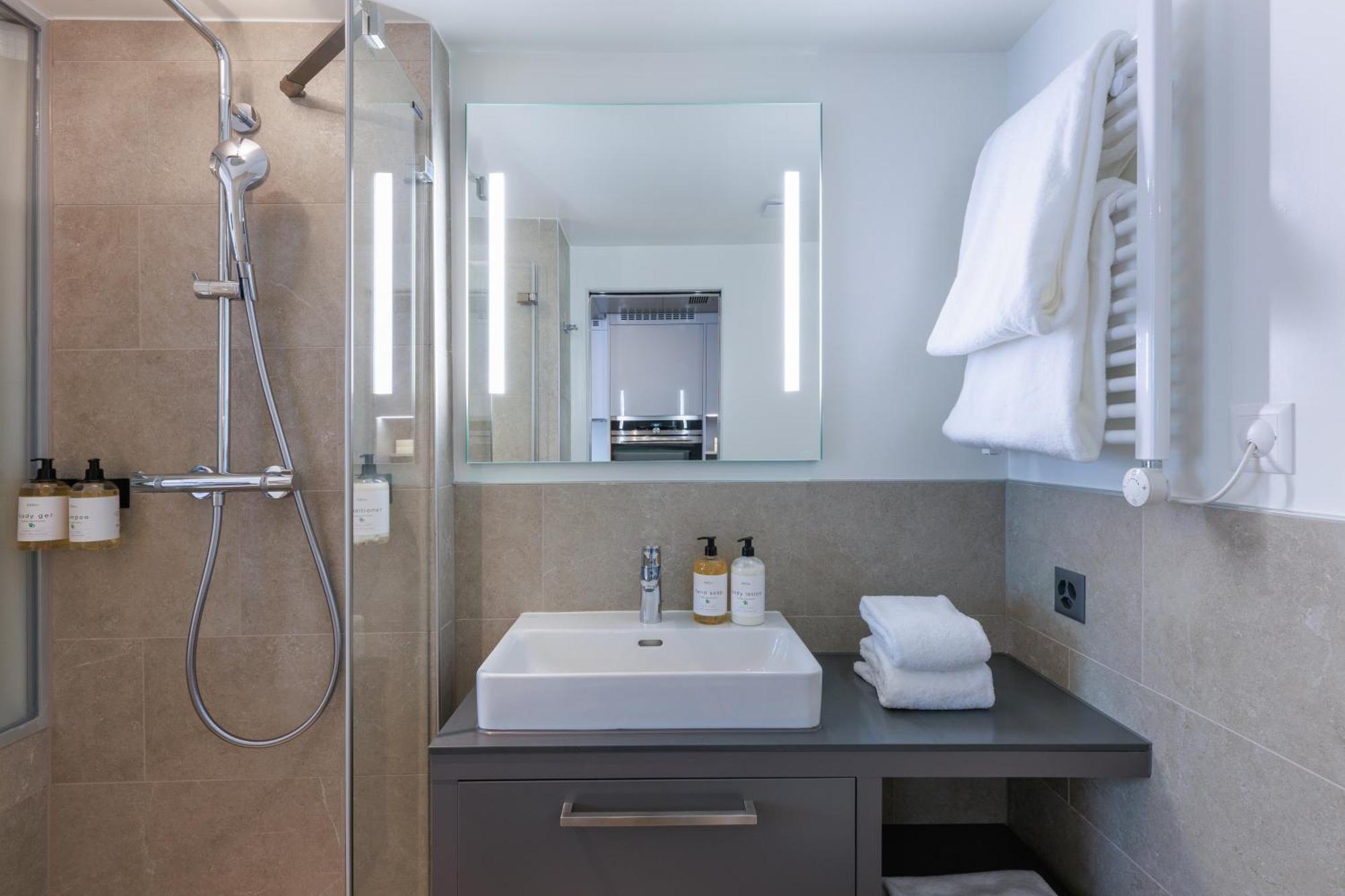 Base Hotel 4*