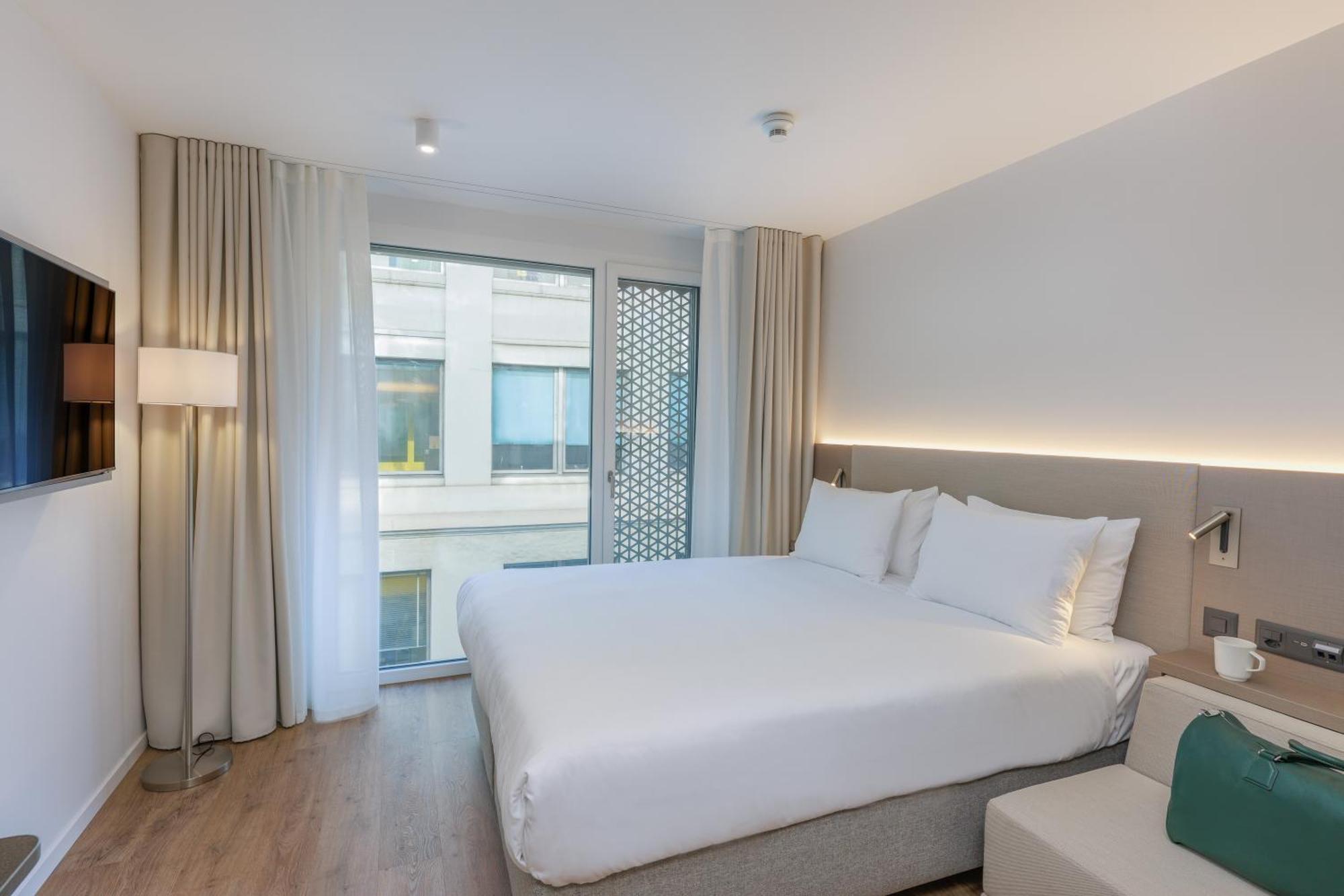 Base Hotel