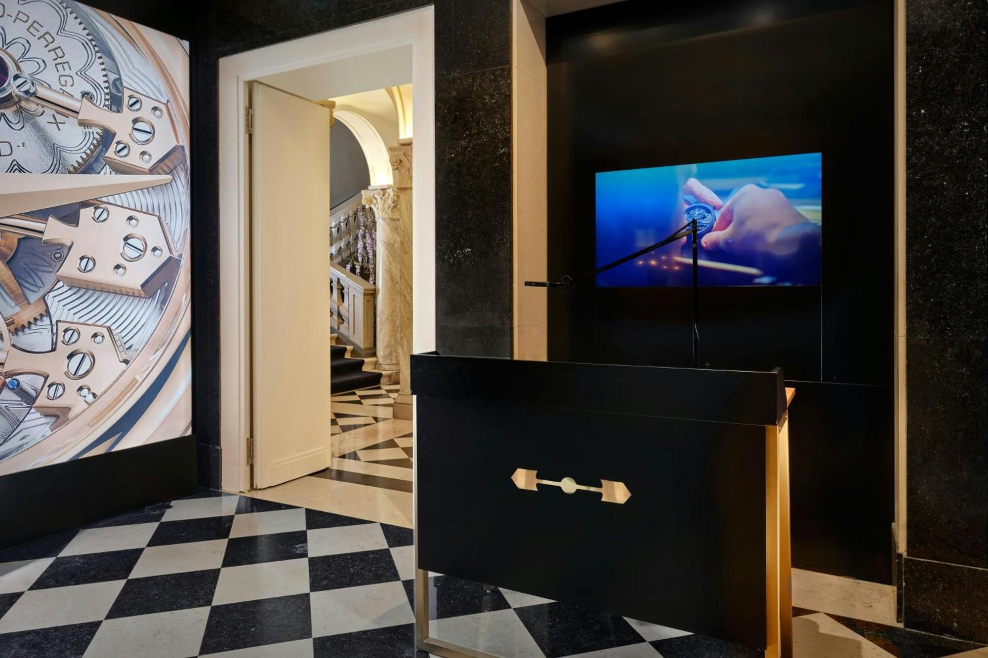 The Ritz-carlton De La Paix,