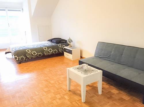 City Center Studio Apartment *