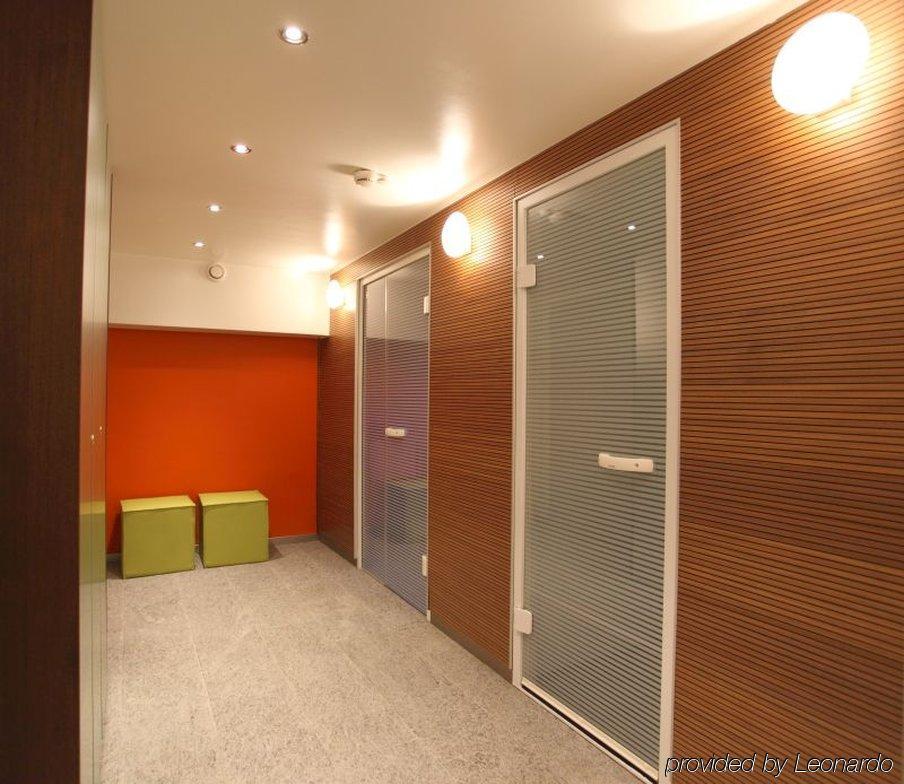 Hotel Design F6 3*
