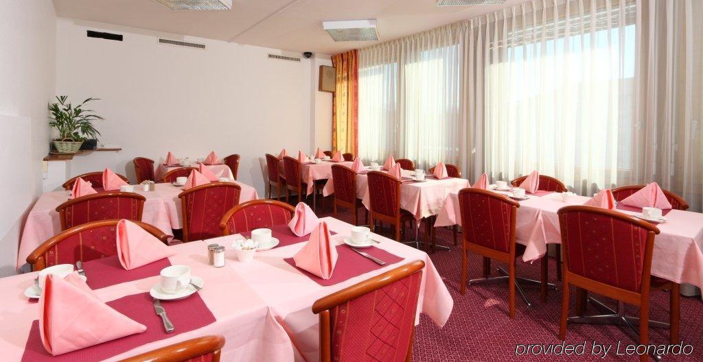 Hotel Ibis Centre Nations 3*