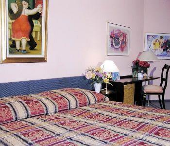Capitole Hotel 3*