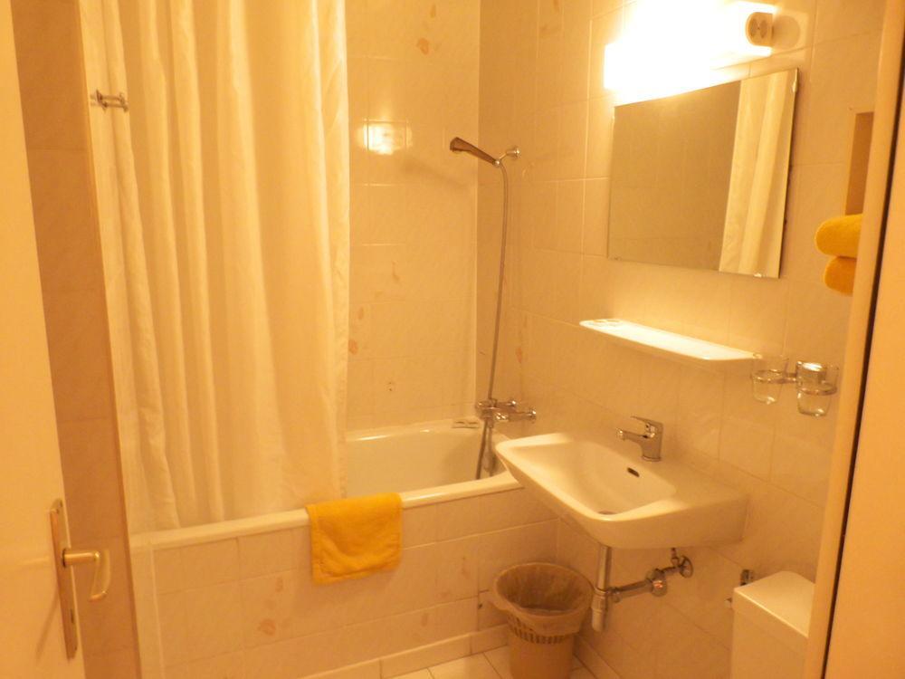 At Aparthotel Genève
