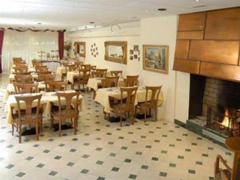 Hotel Century 4*