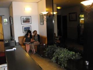 Hotel 33