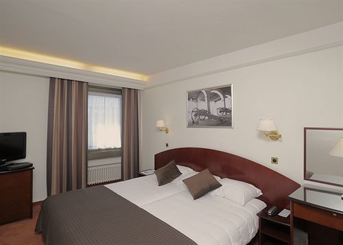 Astoria Hotel 3*