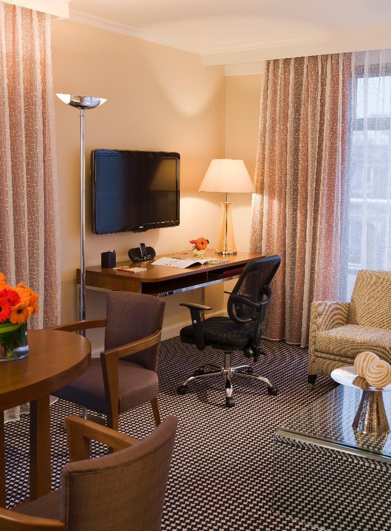 Hotel Warwick 4*