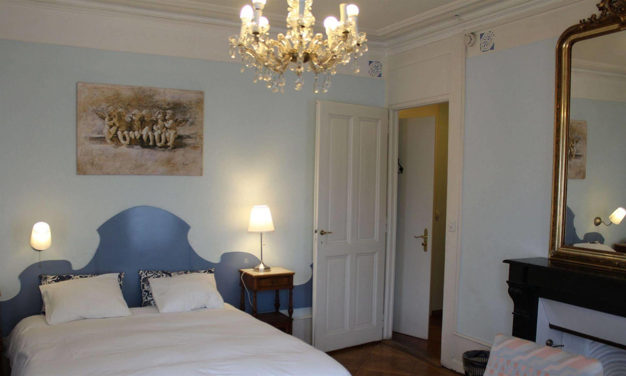 De Hotel Genève