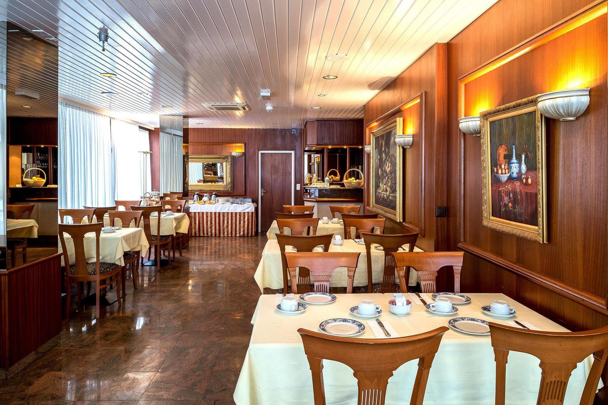 Churchill Hotel 4*