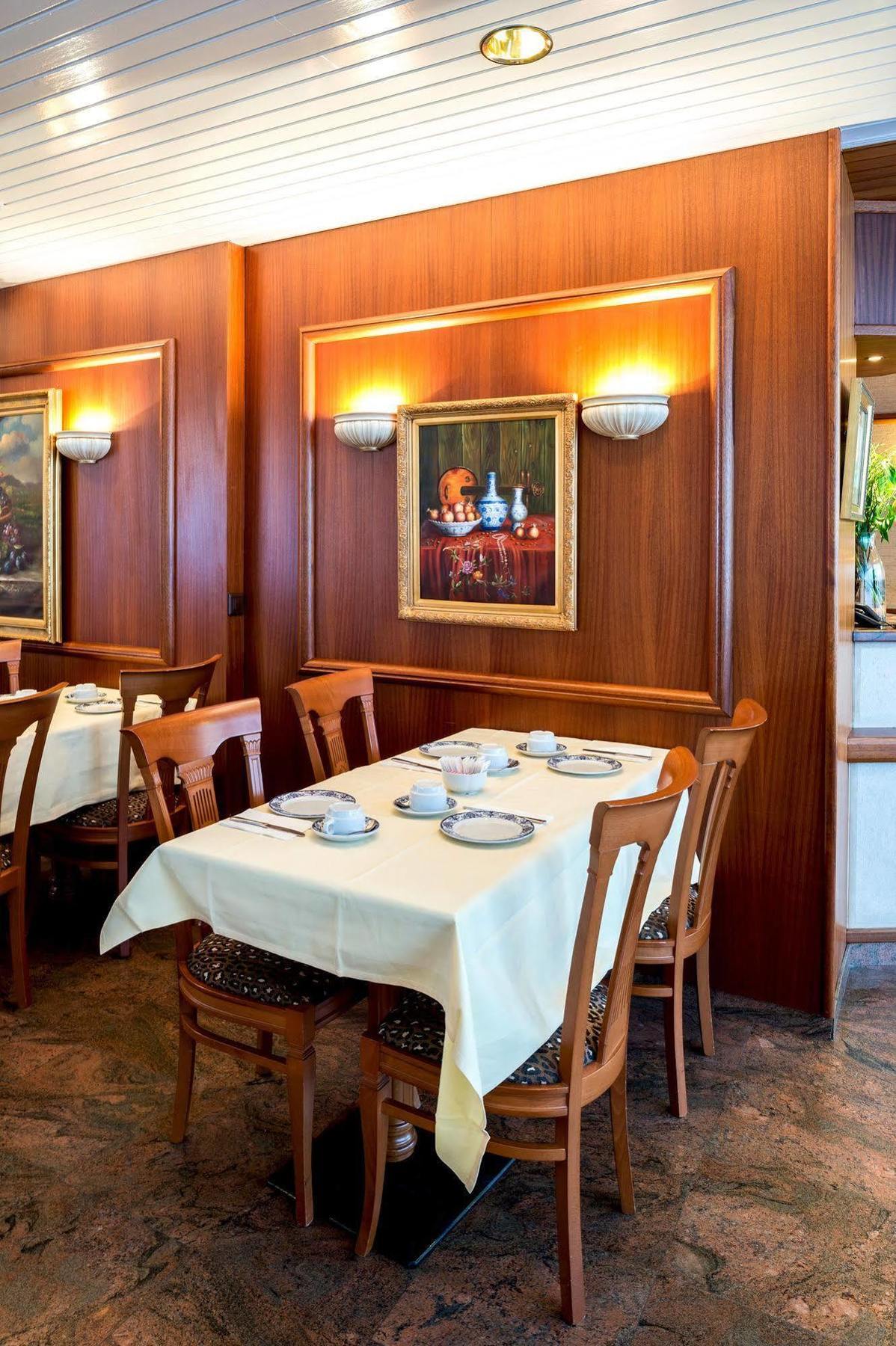 Churchill Hotel