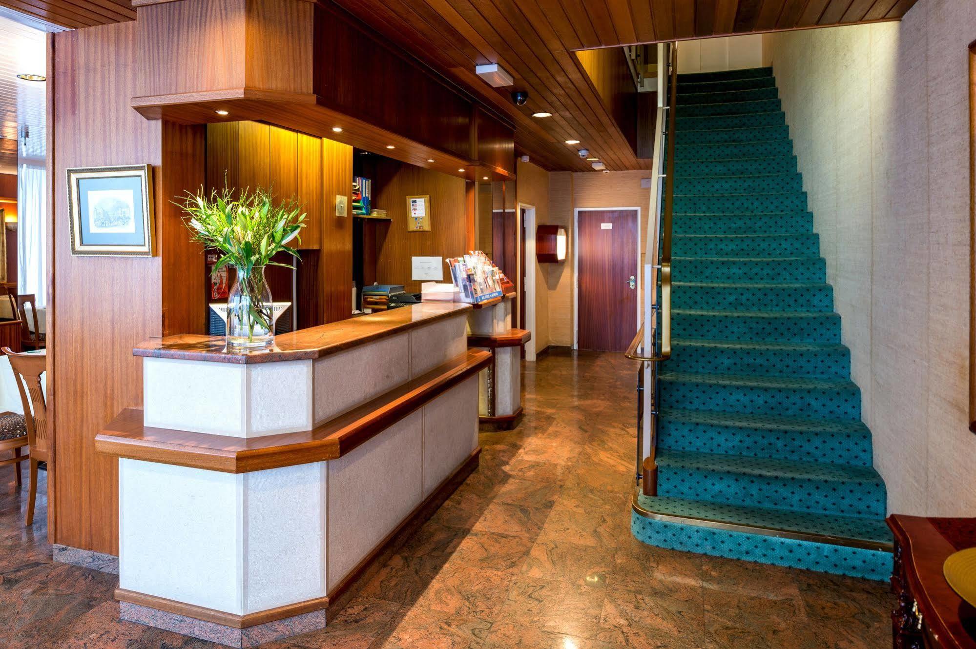 Churchill Hotel 4*