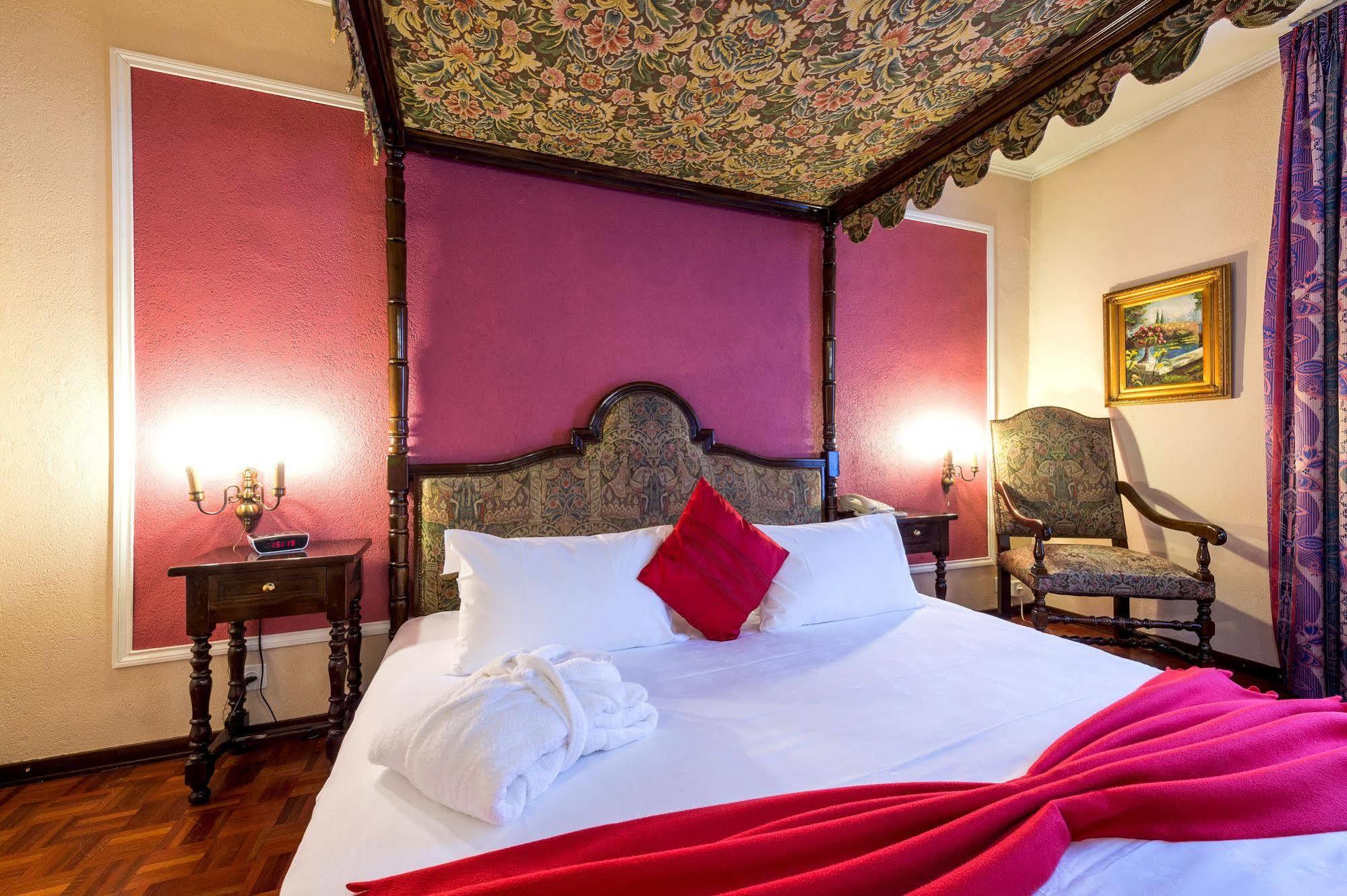 Diplomate Hotel 4*