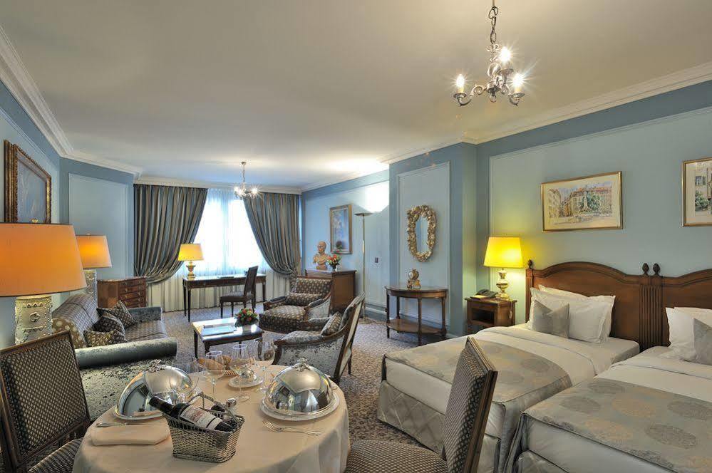 De La Cigogne Hotel 5*