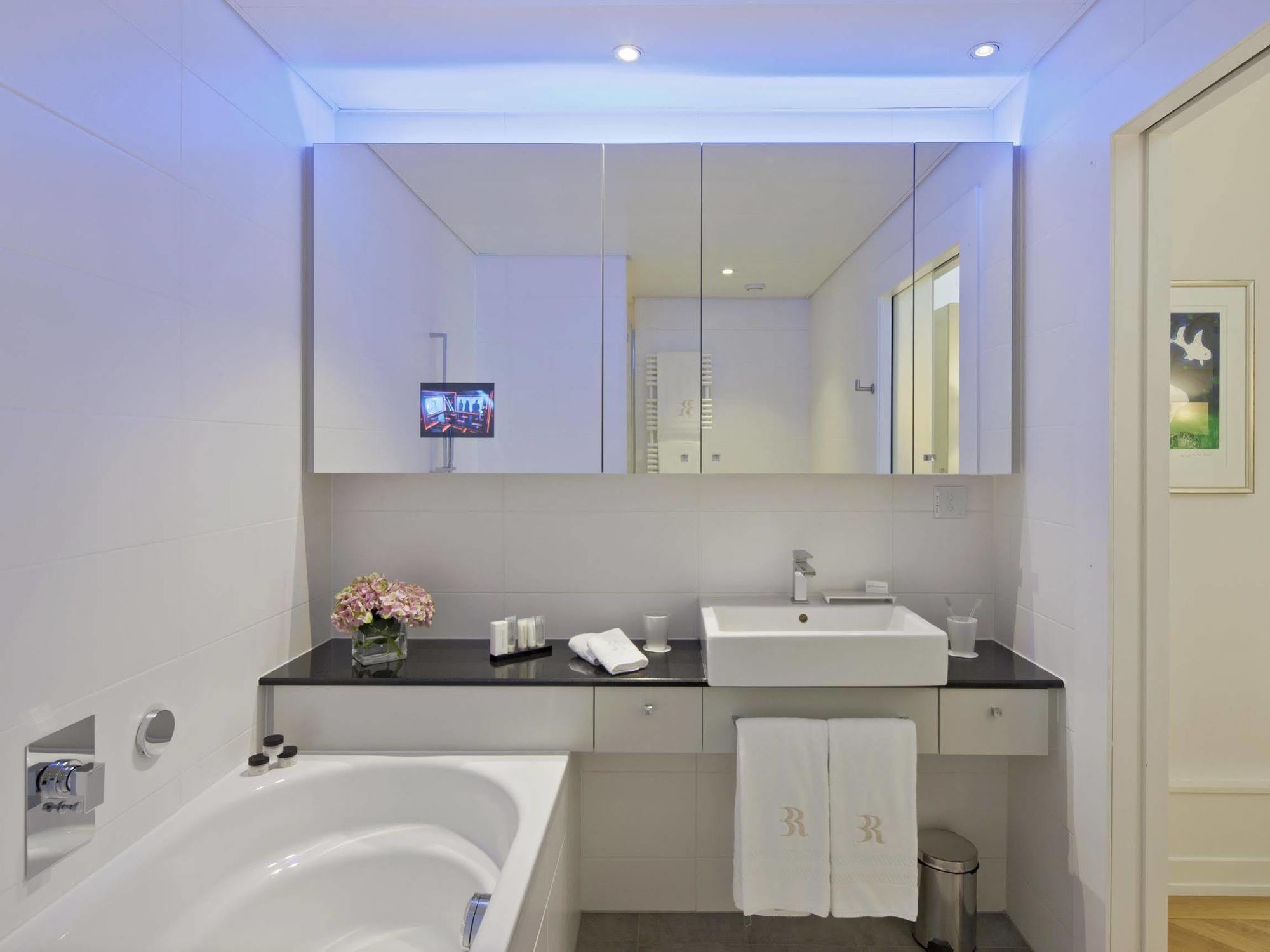 Hotel Swiss Luxury
