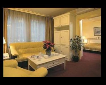 St Aparthotel