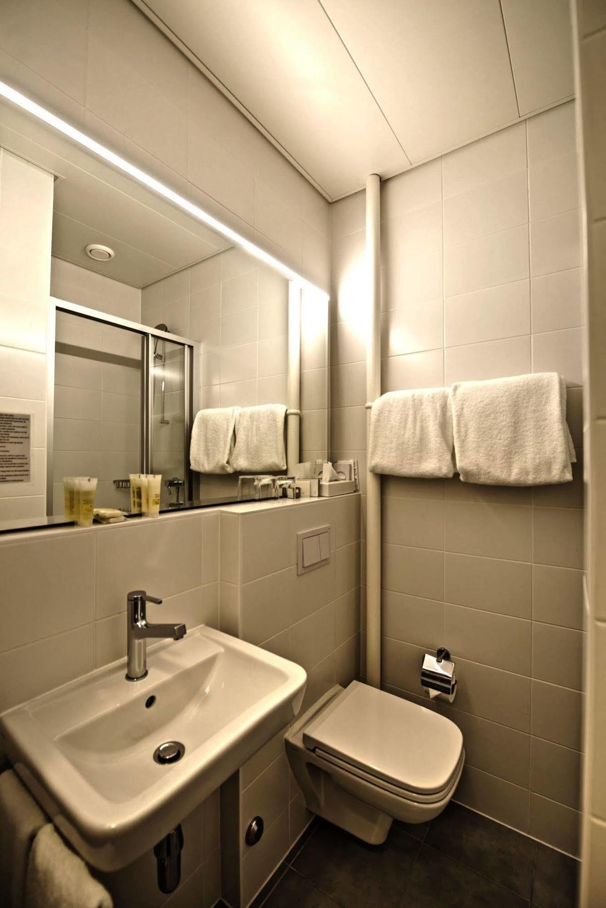 Montana Hotel 3*