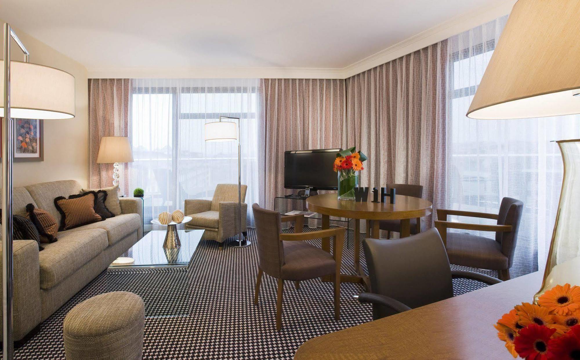 Warwick Hotel