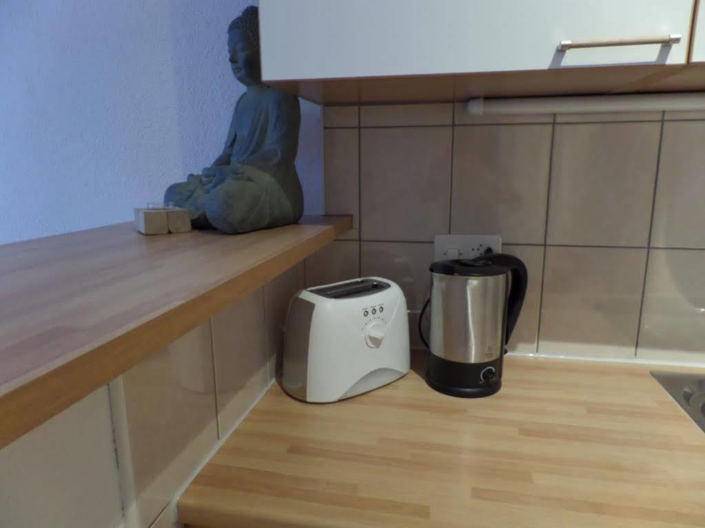 The Rf14 Apartment By Castaway Lodgings Apartment Genf