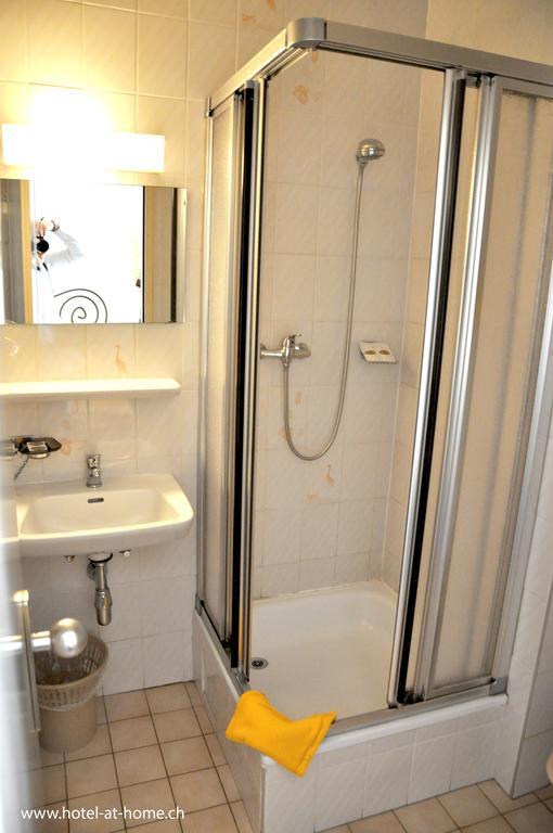 Aparthotel At 3*