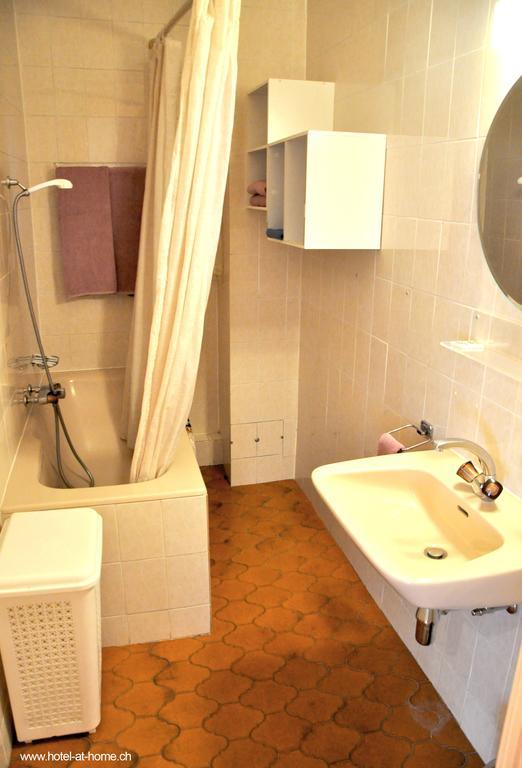 At Aparthotel 3*