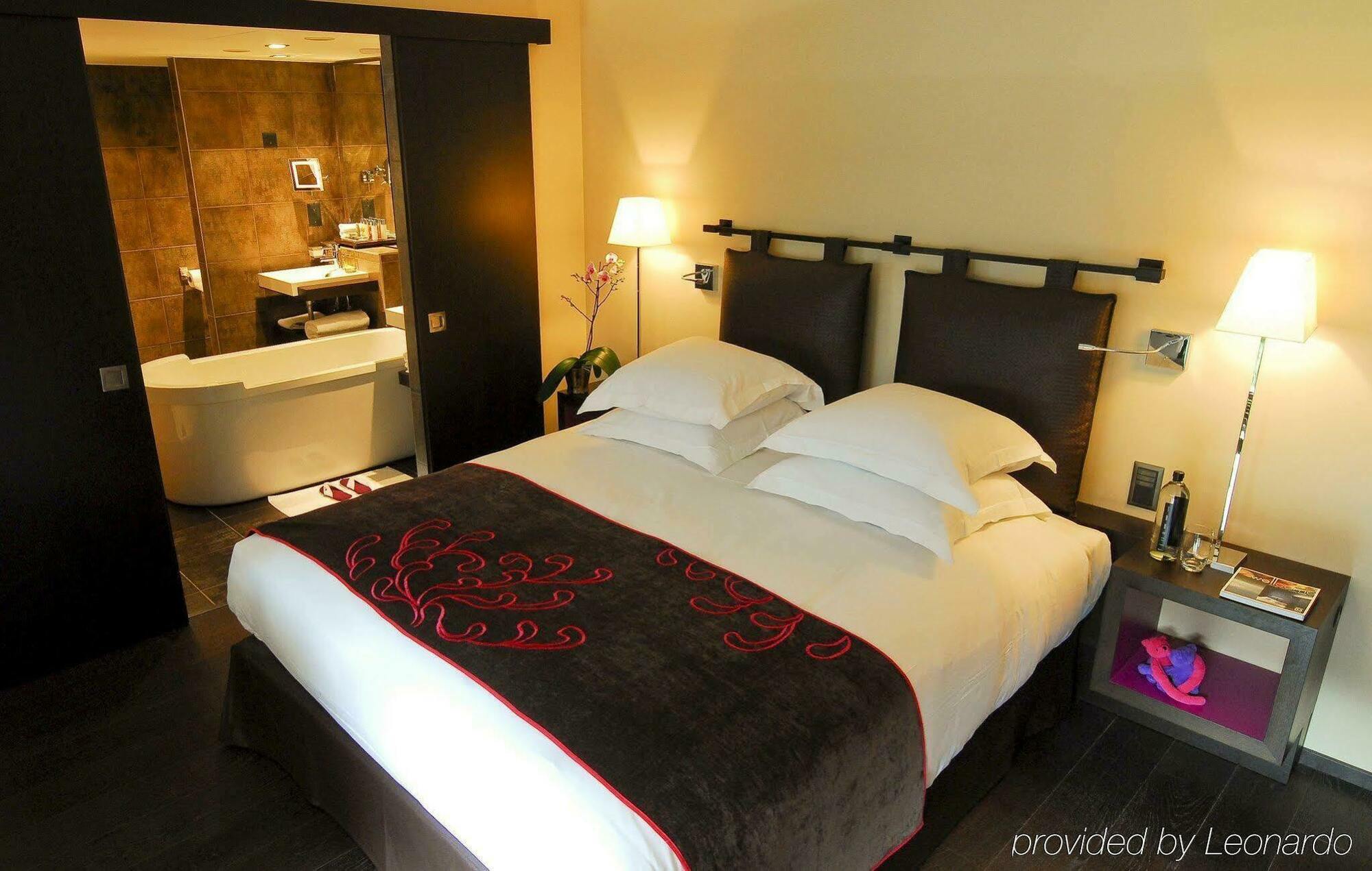 Eastwest 4*