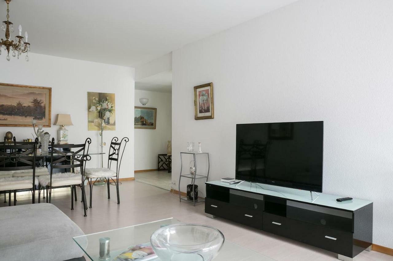 Apartment Spacious & Elegant Next To River