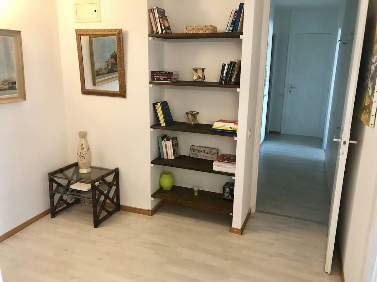 Spacious & Elegant Next To River Genf