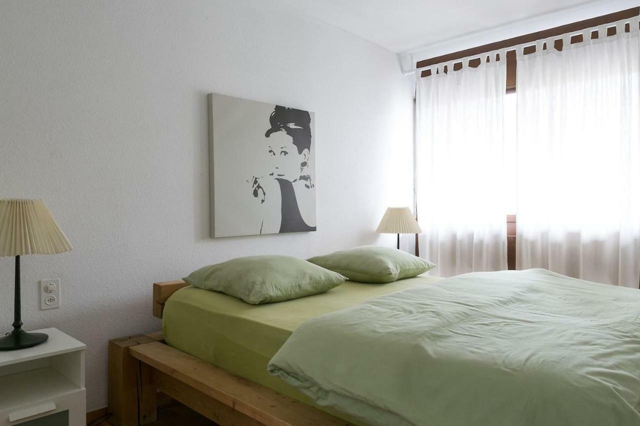 Spacious & Elegant Next To River Genf