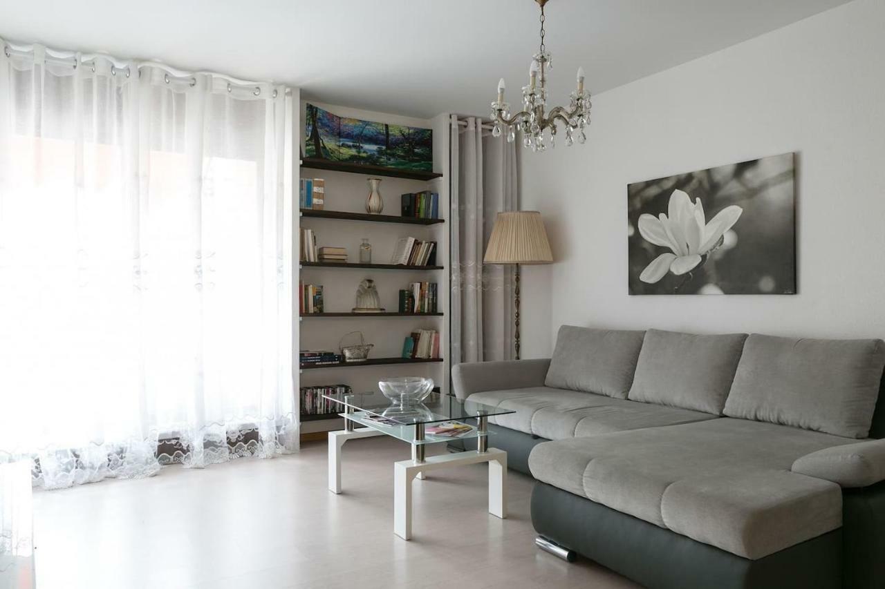 Spacious & Elegant Next To River