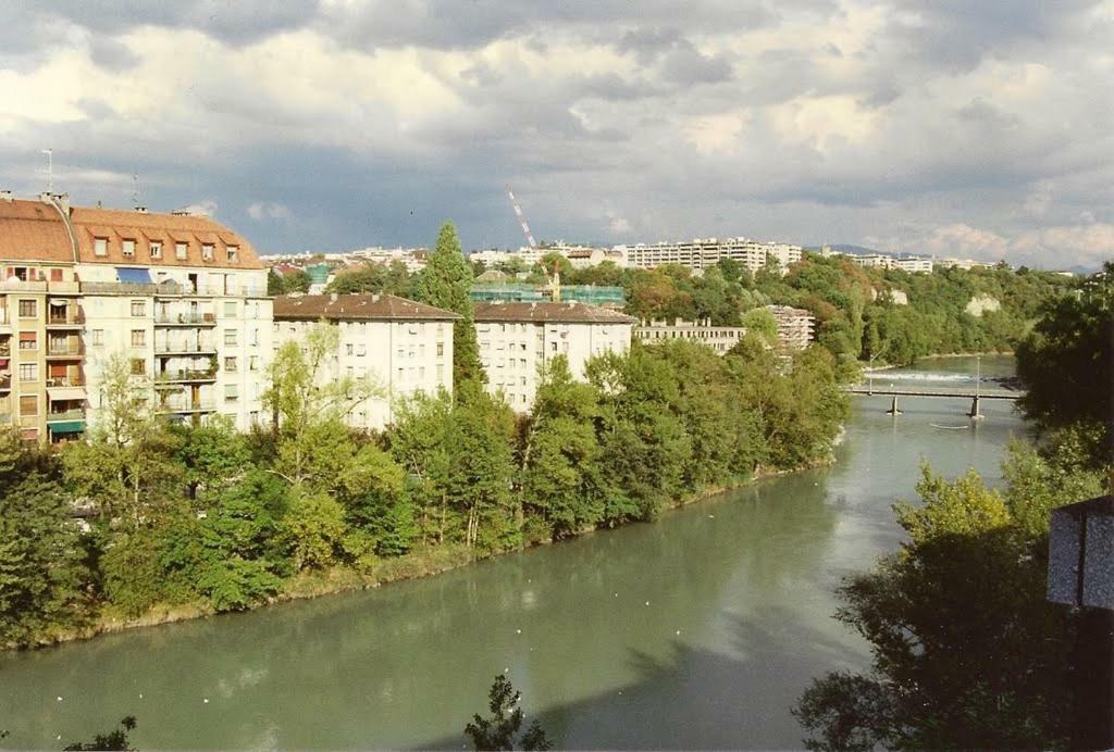 Spacious & Elegant Next To River