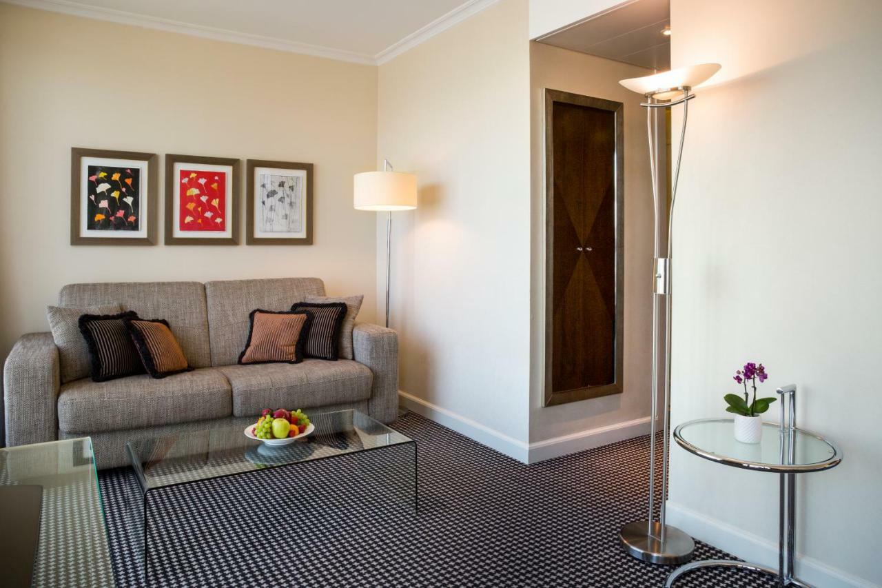 Warwick Hotel
