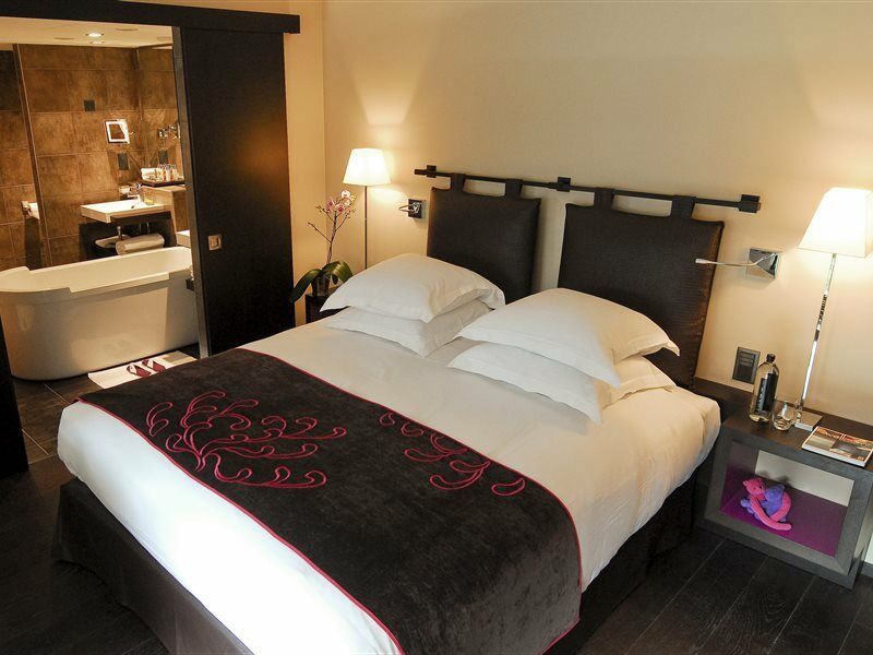 Eastwest Hotel 4*