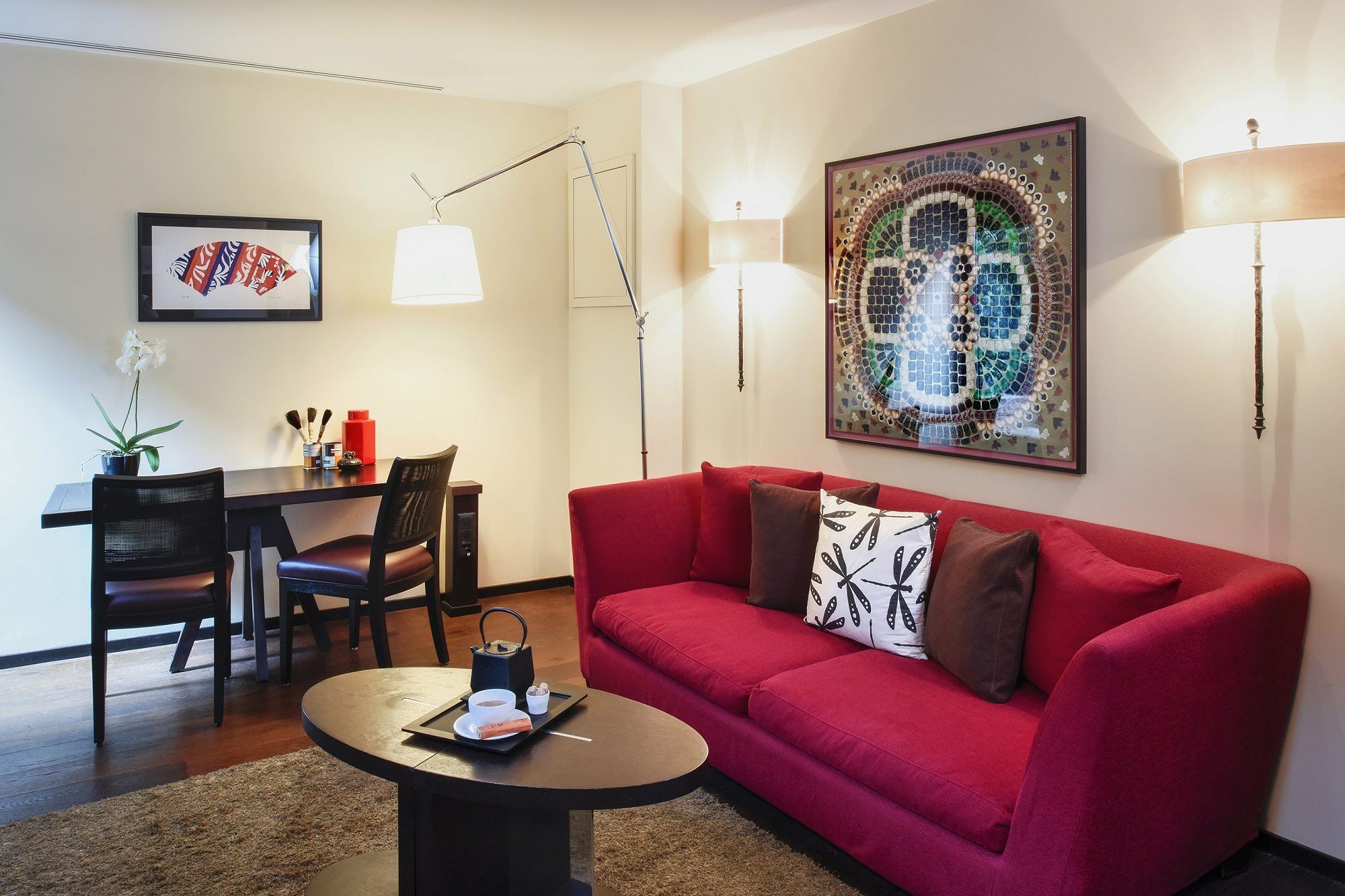 Eastwest Hotel 4*