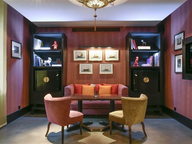 Eastwest Hotel 4*